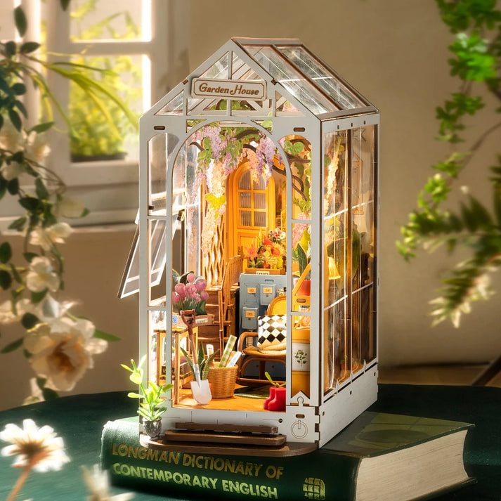 DIY Book Nook- Garden House
