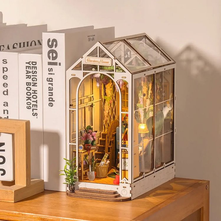 DIY Book Nook- Garden House