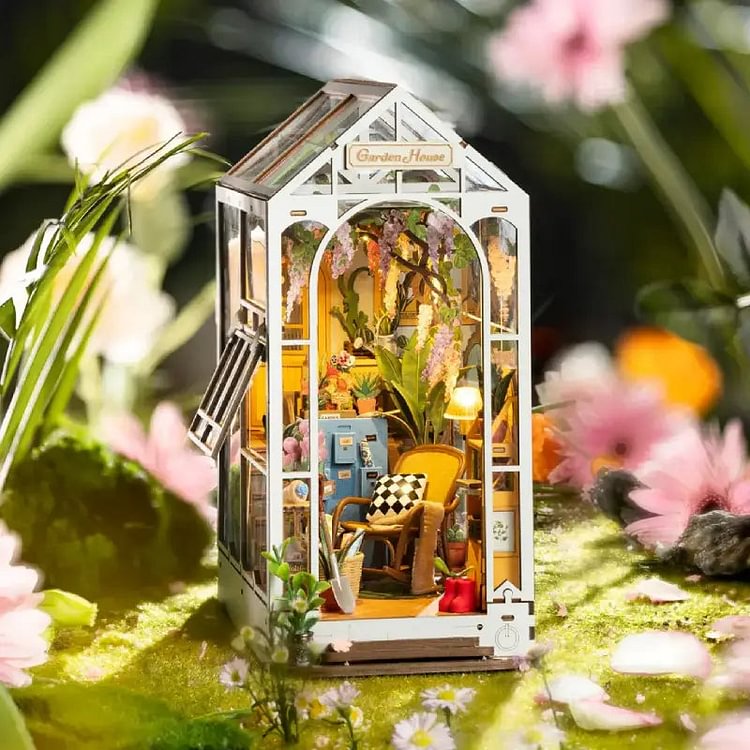 DIY Book Nook- Garden House